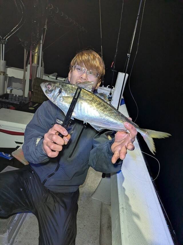 【釣果速報】和歌山県SevenSWellでイサギ入れ食い！アジ・ヒラスズキも！好調な今シーズン、自己最高記録を狙ってみませんか？