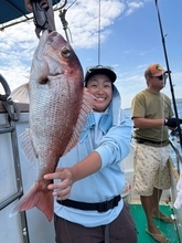 【釣果速報】兵庫県海蓮丸で良型マダイゲット＆合計51匹！活性上々で豪華なゲストが釣れる最高のシーズンに突入！