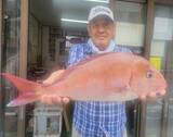 「【釣果速報】神奈川県つね丸で6.15kgの迫力マダイゲット！アジ・キントキ・オジサンなども釣れて好調！この勢いに乗らなきゃ損！」の画像2