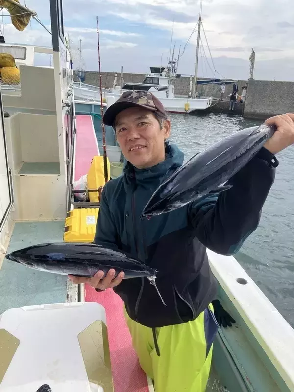 「【釣果速報】神奈川県正海丸でカツオ全員キャッチ達成！47.60kgキハダも確保！秋の釣行ならこの船に決まり！」の画像