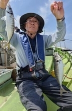 【釣果速報】神奈川県愛正丸で4.70kgの良型ヒラメゲット！ゲストのワラサも見事！旬のシーズンを絶対に逃すな！