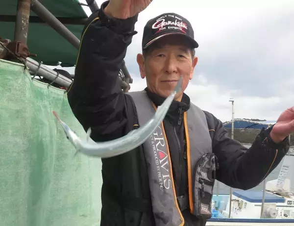 「サヨリのウキ釣り入門編！堤防での釣り方や仕掛けを解説します！」の画像