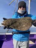 「【釣果速報】茨城県利喜丸で5.20kgの大ヒラメGET！その他カサゴ・ハタと豊富な魚種でクーラー満杯！」の画像1