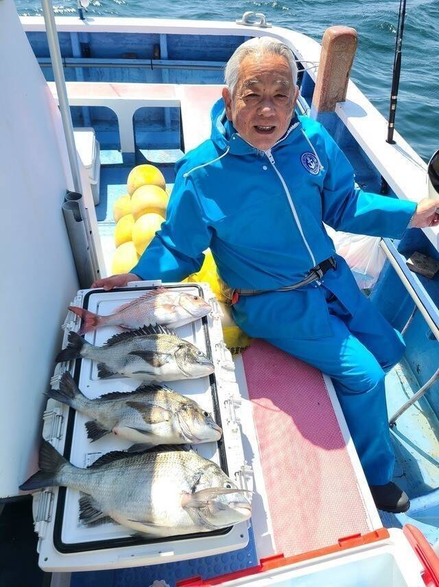 【釣果速報】神奈川県成銀丸で2.80kgのマダイをキャッチ！クロダイ・イナダも交じり豪華なお土産に！神奈川県成銀丸ならお土産確保間違いなし！