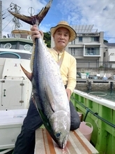 【釣果速報】神奈川県長三朗丸でカツオ・キハダが連続ヒット＆ダブルキャッチで好調！今後も期待大！