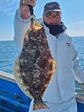 「【釣果速報】千葉県隆光丸で2.7kgのビッグヒラメをゲット！テンションが上がる豪華魚種が釣れまくり！」の画像1