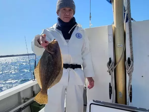 「【釣果速報】神奈川県岩伊丸でヒラメの食い良好！トップは2.20kg！この好調ぶりを自分の目と手で確かめよう！」の画像