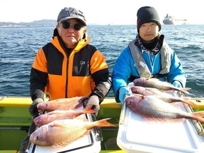 【釣果速報】神奈川県鴨下丸kawanaでイナダ・マダイ・クロダイと人気魚種続々ゲット！いろいろな魚との出会いを楽しみたい人は即予約を！