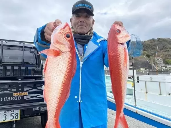 「【釣果速報】静岡県久寿丸で3.50kgの巨大オナガダイゲット！あなたも真っ赤な海の宝石を捕まえに行きませんか？」の画像