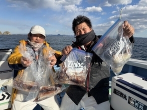 【釣果速報】スルメイカ続々ヒットでお土産いっぱい！あなたも神奈川県大松丸で食べ頃サイズを狙おう！