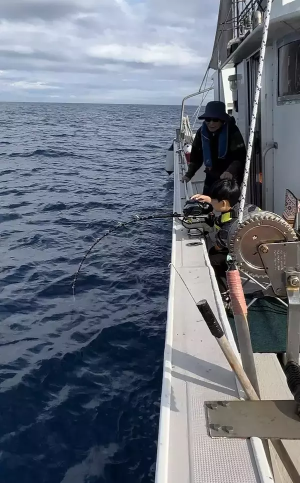 「【釣果速報】福岡県雅-miyabi-で10歳の少年が大人顔負けのアラ釣りを披露！見事大物をGET！」の画像