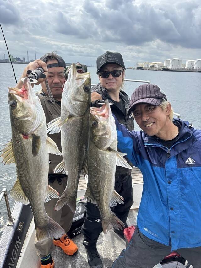 【釣果速報】神奈川県愛正丸でアジ・ワラサ・ヒラメをキャッチ達成！数も型も大満足の釣行へGO！