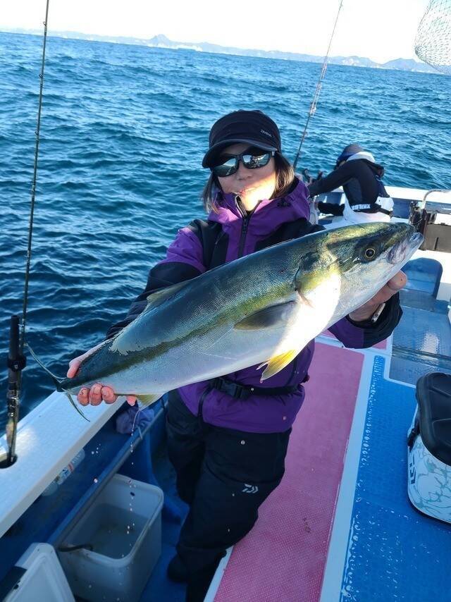 【釣果速報】ワラサが立て続けに釣れる快感！5.50kgの良型キャッチ！神奈川県成銀丸で青物ざんまいしませんか？