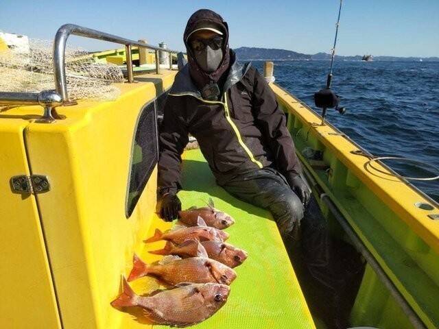 【釣果速報】神奈川県鴨下丸kawanaで1.30kgの良型マダイをゲット！あなたも神奈川県鴨下丸kawanaでマダイを狙おう！