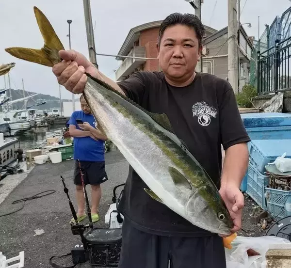 「【釣果速報】神奈川県愛正丸で迫力の6.80kgワラサ上がる！順調にサイズアップしている青物をキャッチしに行こう！」の画像