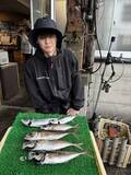 「【釣果速報】神奈川県庄治郎丸で良型アジ絶好調！36cmのデカアジも！初心者アングラーもお土産どっさりの釣行になりますよ！」の画像1