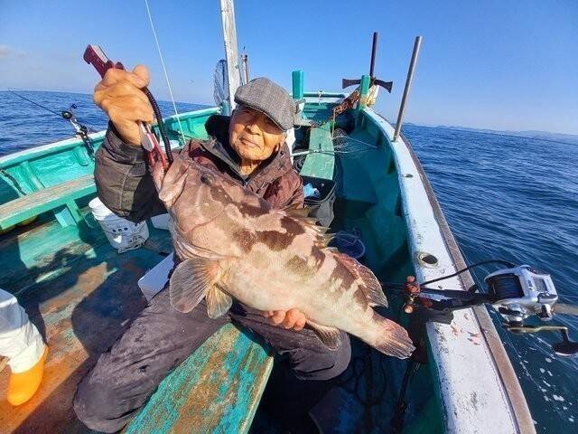 【釣果速報】65cmのヒラメ上がる！ハタもGETで好調！人気魚種を狙うなら和歌山県大南荘勝丸に乗船だ！