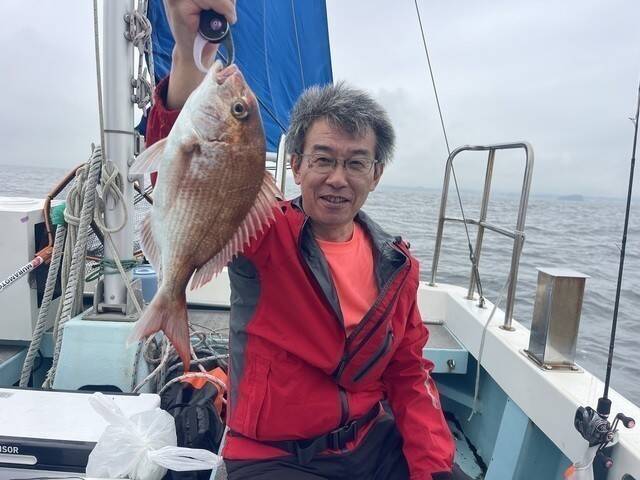 【釣果速報】神奈川県村本海事で1.80kgの良型マダイをゲット！多彩なゲストも見え釣行は大充実！