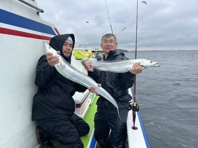 【釣果速報】神奈川県政信丸で全員のクーラーがタチウオで満タンに！トップシーズンの今は記録更新のチャンス！