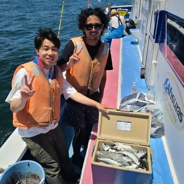 「【釣果速報】初心者さんも速攻ヒットで大盛りあがり！！神奈川県成銀丸で質も量も大満足のマアジ釣行を楽しもう！」の画像
