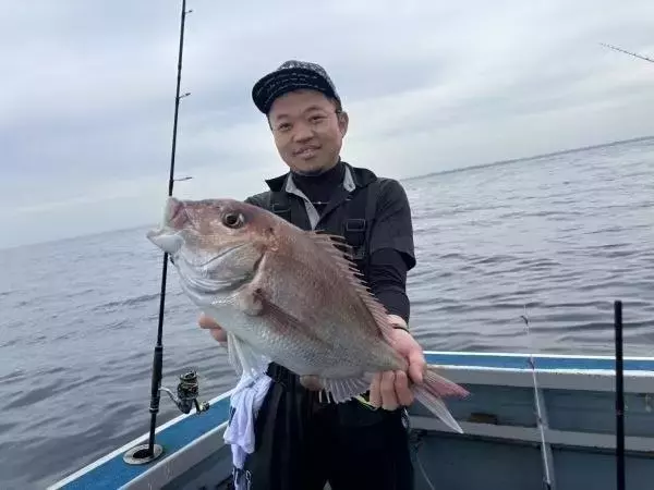 【釣果速報】でか～～～～い！千葉県優光丸で5.50kgのマダイキャッチ！現在、中～大鯛メインにコンスタントに釣れてる模様です！