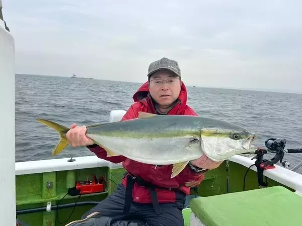 「【釣果速報】神奈川県政信丸でアジ爆釣！！40cm近い良型もヒットし文句なしの好釣果！一日アタリ続ける大興奮の釣行へGO！」の画像