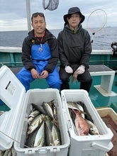 【釣果速報】和歌山県良栄丸で49cmギガアジを仕留めた！トップ29匹で大盛りあがり！大ブームのマアジはこの冬絶対捕まえて！