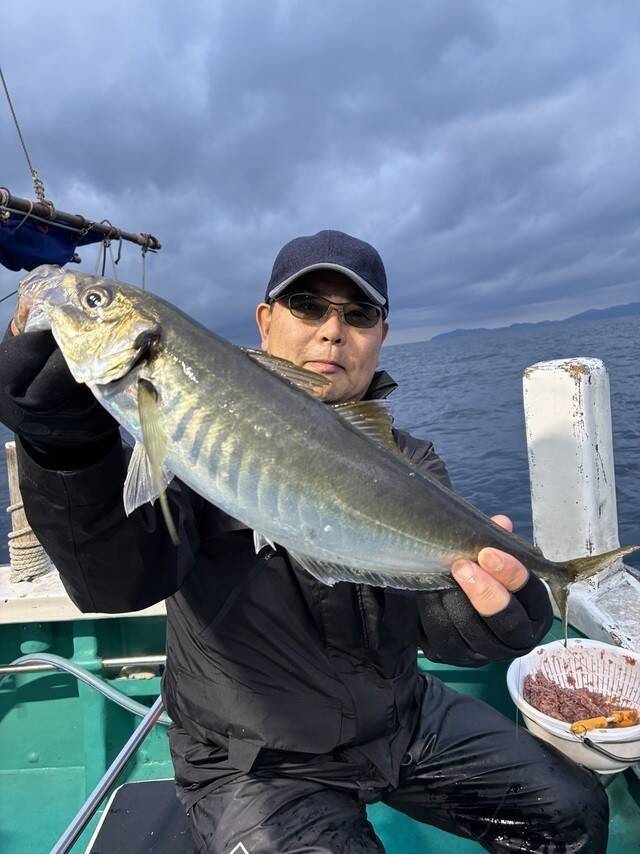 【釣果速報】和歌山県良栄丸で49cmギガアジを仕留めた！トップ29匹で大盛りあがり！大ブームのマアジはこの冬絶対捕まえて！