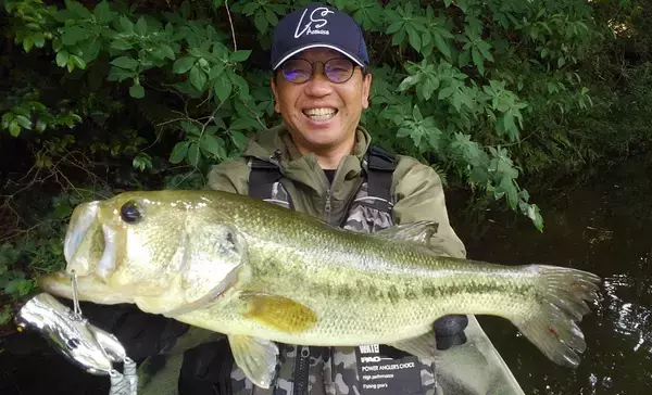 「春のビッグバスをロペで釣りたい！使い方やおすすめタックルを徹底特集」の画像
