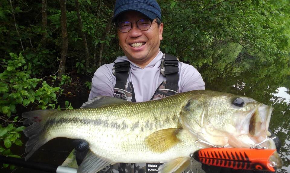 稚魚の近くに潜むビッグバスを釣りたい 釣り方とおすすめルアーをピックアップ 21年5月17日 エキサイトニュース 4 4