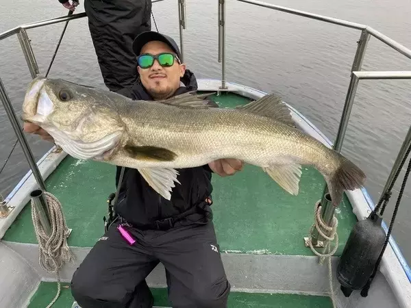 【釣果速報】千葉県TARGETで大人気のシーバス釣行！船長厳選のポイントで全員ヒットの大熱戦！今後も爆釣の予感！