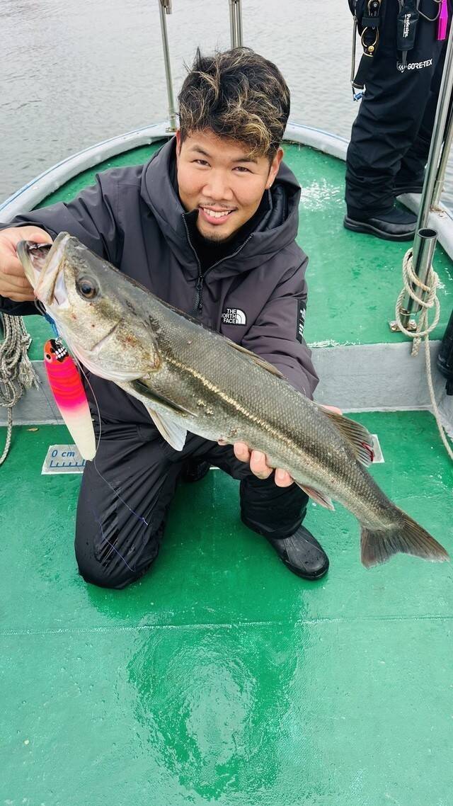 【釣果速報】千葉県TARGETで大人気のシーバス釣行！船長厳選のポイントで全員ヒットの大熱戦！今後も爆釣の予感！