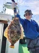 【釣果速報】神奈川県深田家で人気のヒラメ釣れた！あなたも深田家でヒラメを狙おう！