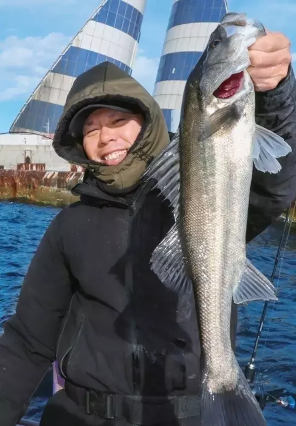 「東京湾のシーバスジギング」の画像