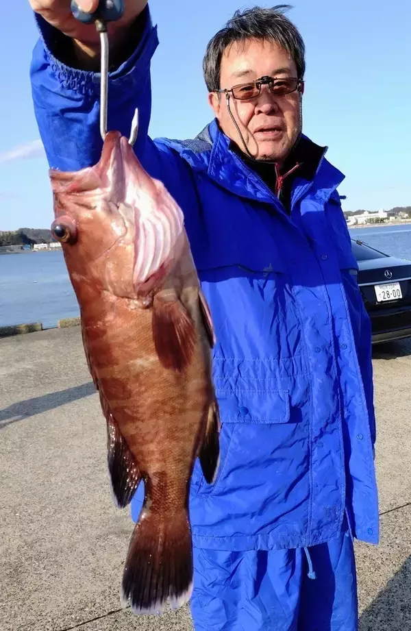 「【釣果速報】神奈川県愛正丸でヒラメ好調！7.20kgのどっしりサイズ上がる！大物を仕留めるためのアドバイスを船長から聞いてみた！」の画像