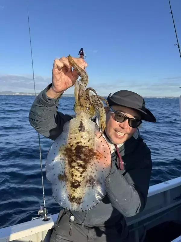 「【釣果速報】アオリイカをゲット！千葉県赤沼丸で普段食べられない高級イカをゲットしよう！」の画像