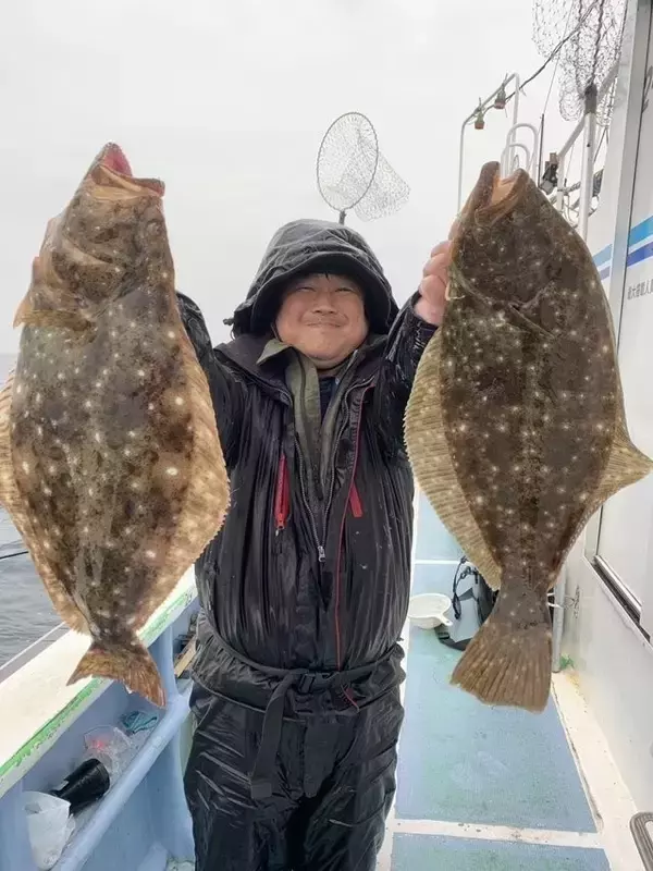 「【釣果速報】茨城県幸栄丸でヒラメがテンポ良く上がる！船長がこれから乗船する人にアドバイスを伝授！爆釣したい方は必見！」の画像