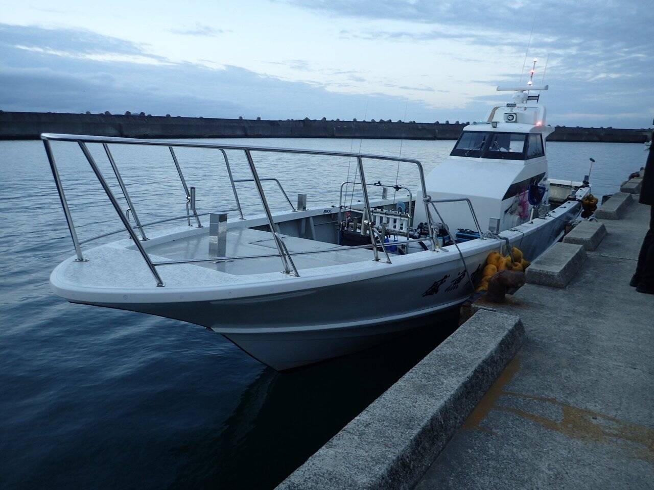 超高感度と高い操作性能でアオリイカを狙い撃ち。 兵庫・沼島のティップランでショートレングスタイプ「ラグゼ・EGTR・ＸアルティメイトS510ML＋-sorid」が威力を発揮