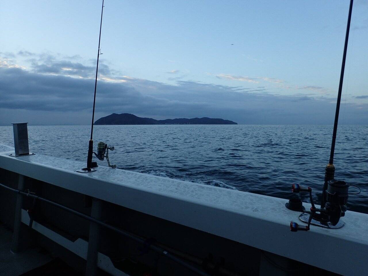 超高感度と高い操作性能でアオリイカを狙い撃ち。 兵庫・沼島のティップランでショートレングスタイプ「ラグゼ・EGTR・ＸアルティメイトS510ML＋-sorid」が威力を発揮