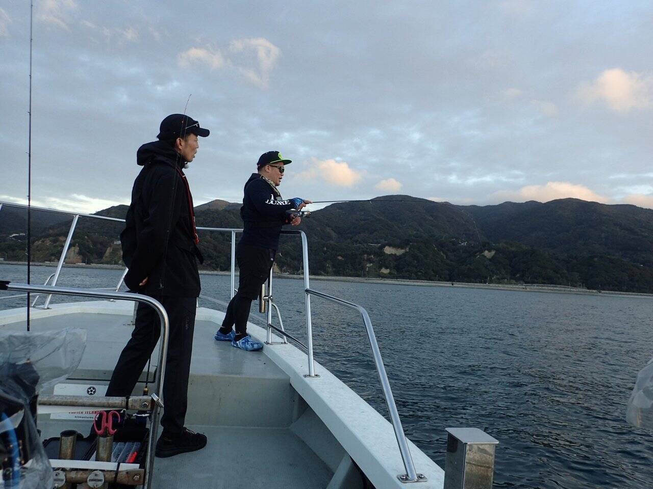 超高感度と高い操作性能でアオリイカを狙い撃ち。 兵庫・沼島のティップランでショートレングスタイプ「ラグゼ・EGTR・ＸアルティメイトS510ML＋-sorid」が威力を発揮