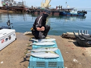 【釣果速報】兵庫県魚英で94cmブリ上がる！明石の海のモンスターと勝負したいなら今すぐ予約を！