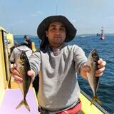 「【釣果速報】東京都船宿豆やでアジが絶好調！20匹超え多数！今後の釣行も期待大！」の画像1