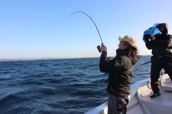 「これぞ中村勇生流「聞き誘い」の威力。三重・志摩沖のティップランで、渋い中でもアオリイカ２kg超キャッチ」の画像