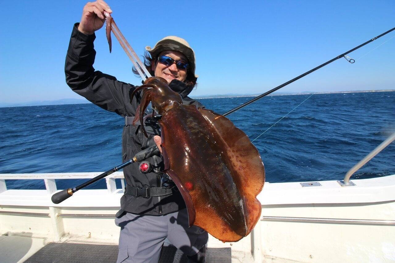 これぞ中村勇生流「聞き誘い」の威力。三重・志摩沖のティップランで、渋い中でもアオリイカ２kg超キャッチ
