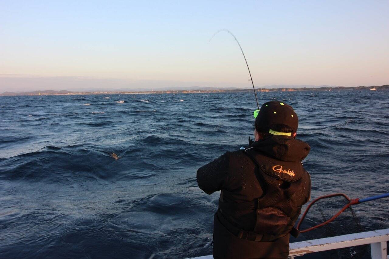 これぞ中村勇生流「聞き誘い」の威力。三重・志摩沖のティップランで、渋い中でもアオリイカ２kg超キャッチ