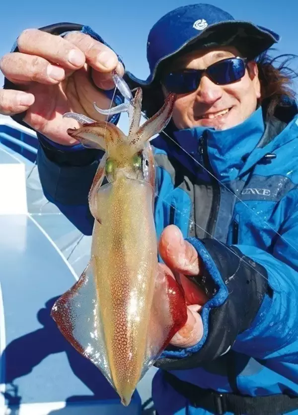 今年はちょっとテクニカル！？深場マルイカ城ヶ島沖でスタート