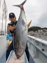 【釣果速報】神奈川県太郎丸で30.00kgクラスのキハダマグロGET！良型ホンガツオも勢ぞろいで船上のテンションはMAX！