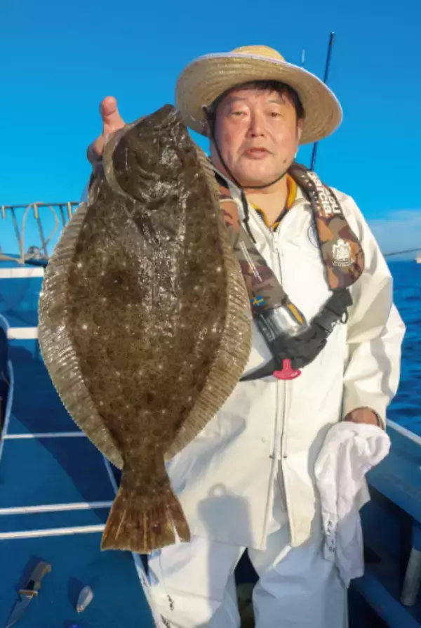 「浅場で連発＆全員安打！飯岡沖の夏ビラメ好期へ」の画像