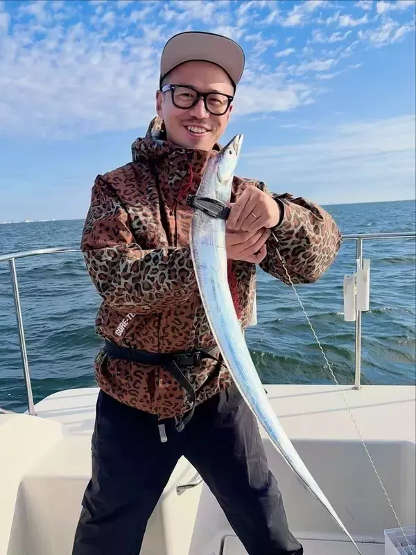 「【釣果速報】東京都アップタイドクルーズでサワラ・シーバス・タチウオGET！シーバス合計40匹！量・質ともに大満足の青物に出会おう！」の画像