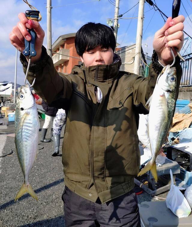 【釣果速報】大荒れの海況をものともせずアジ・マダイのヒットが連発！神奈川県愛正丸の釣行でクーラーボックスを人気魚種でいっぱいにしよう！